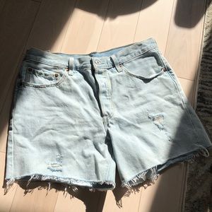 Levi’s mid length shorts